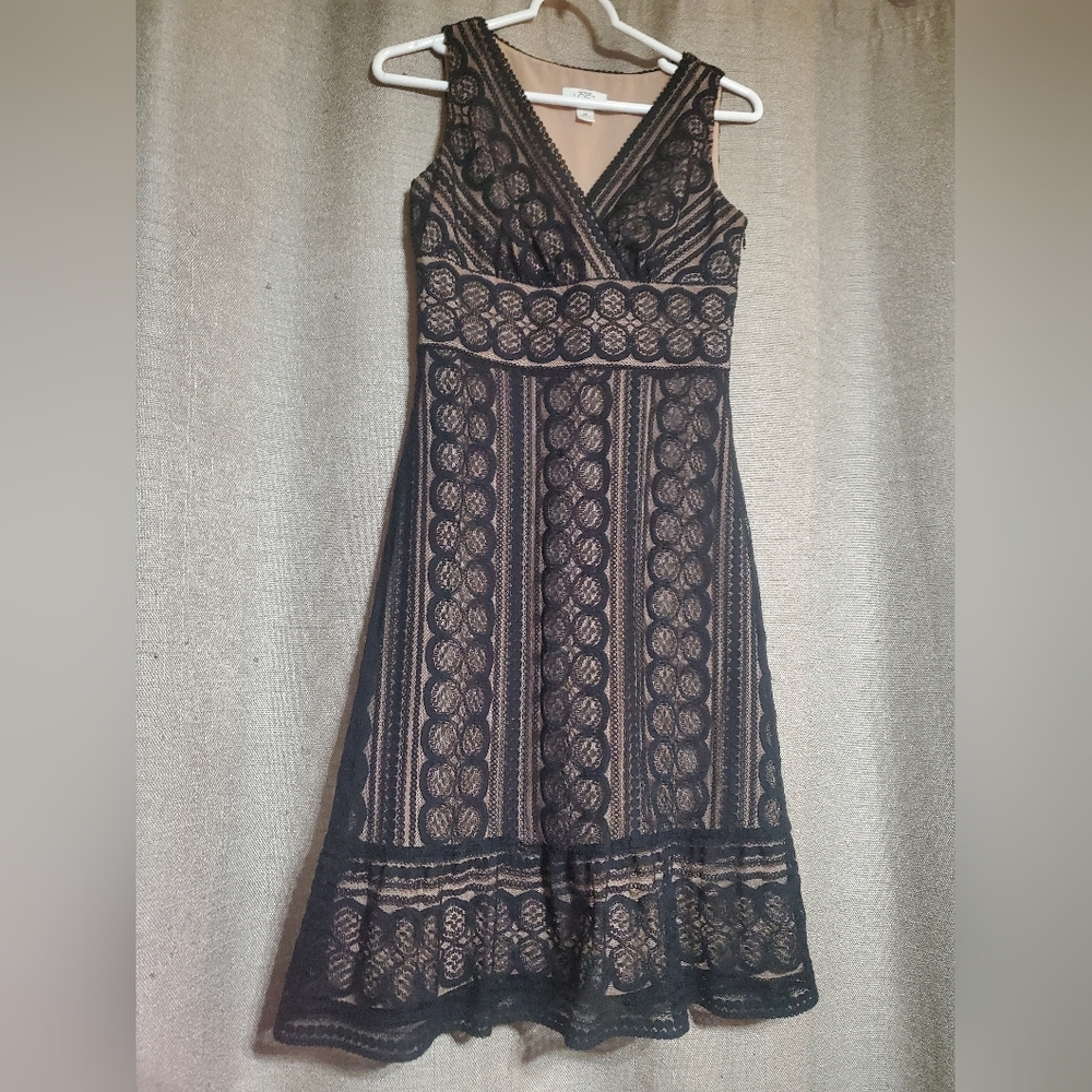 LOFT black lace tan overlay A-line V neck sleeveless dress SZ 0P
